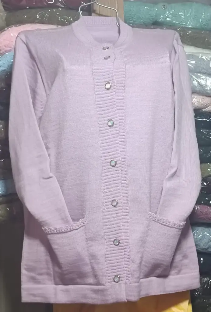 CHOMPA DELGADA CON BOLSILLO CUELLO CHINO
